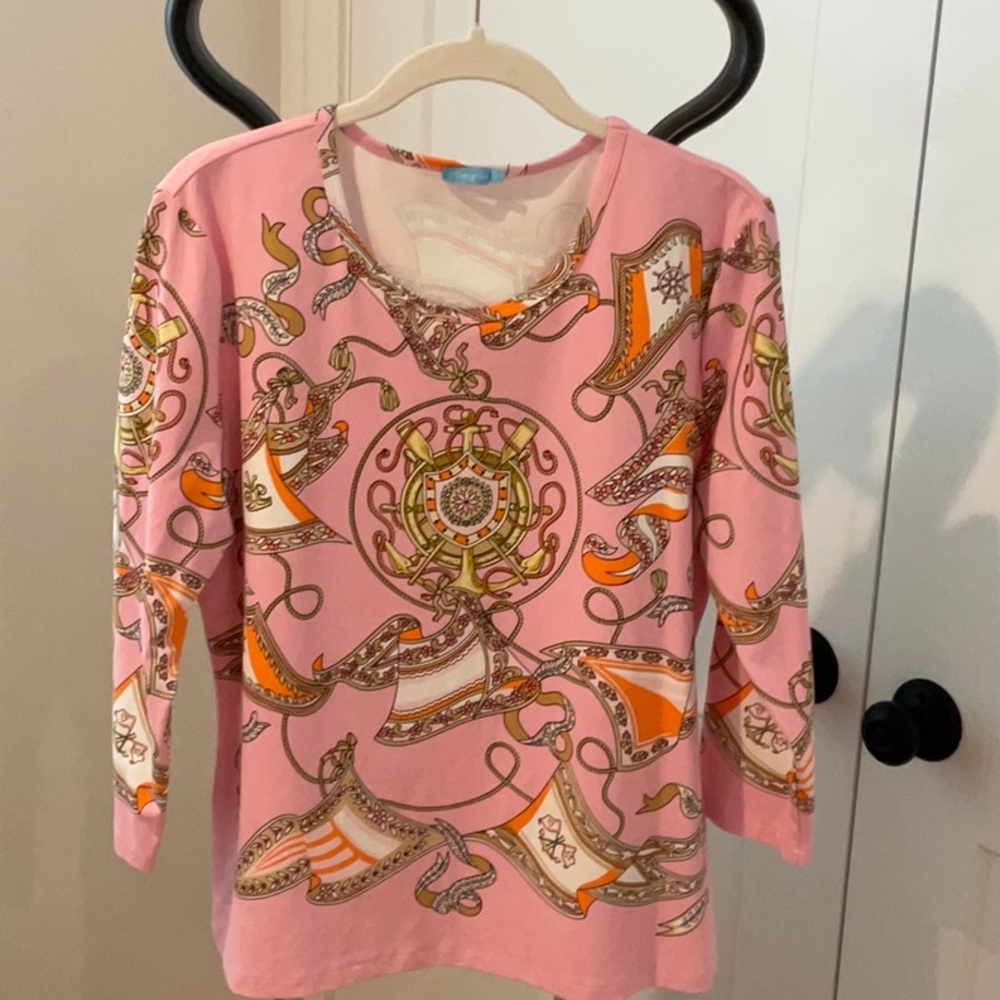 J.McLaughlin, Wavesong Tee in pink/tan/white pattern.  XL. This tee fun’s small.